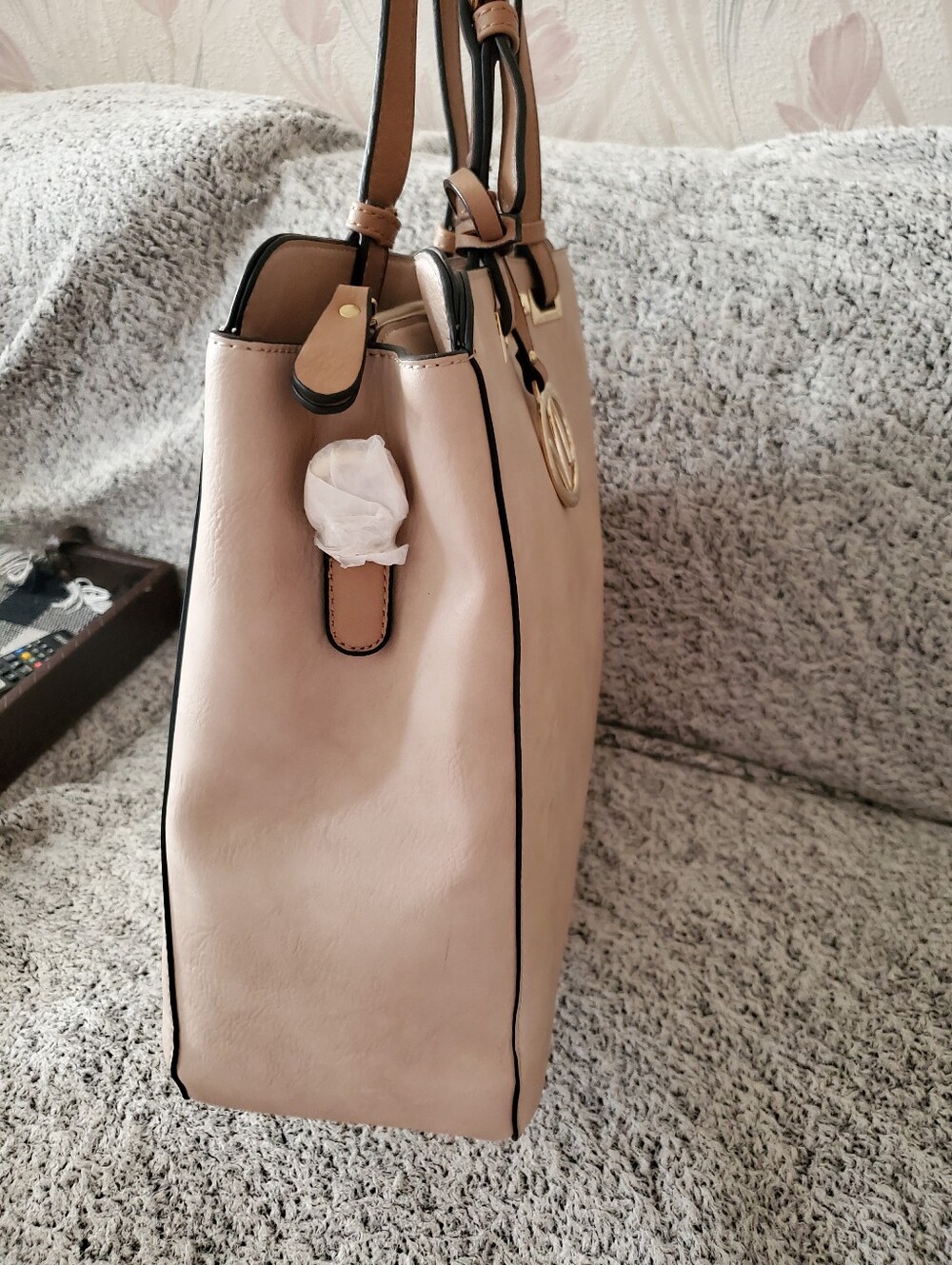 Simply Noelle Beige Tote with Tan Handles and Gold Accent - Picture 4 of 8